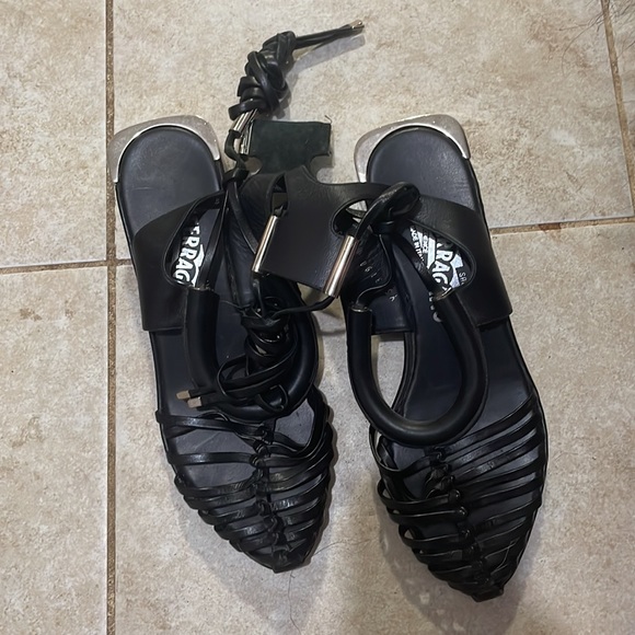 $1150 Salvatore ferragamo spring 2016 runway sandals 7 - Picture 3 of 10